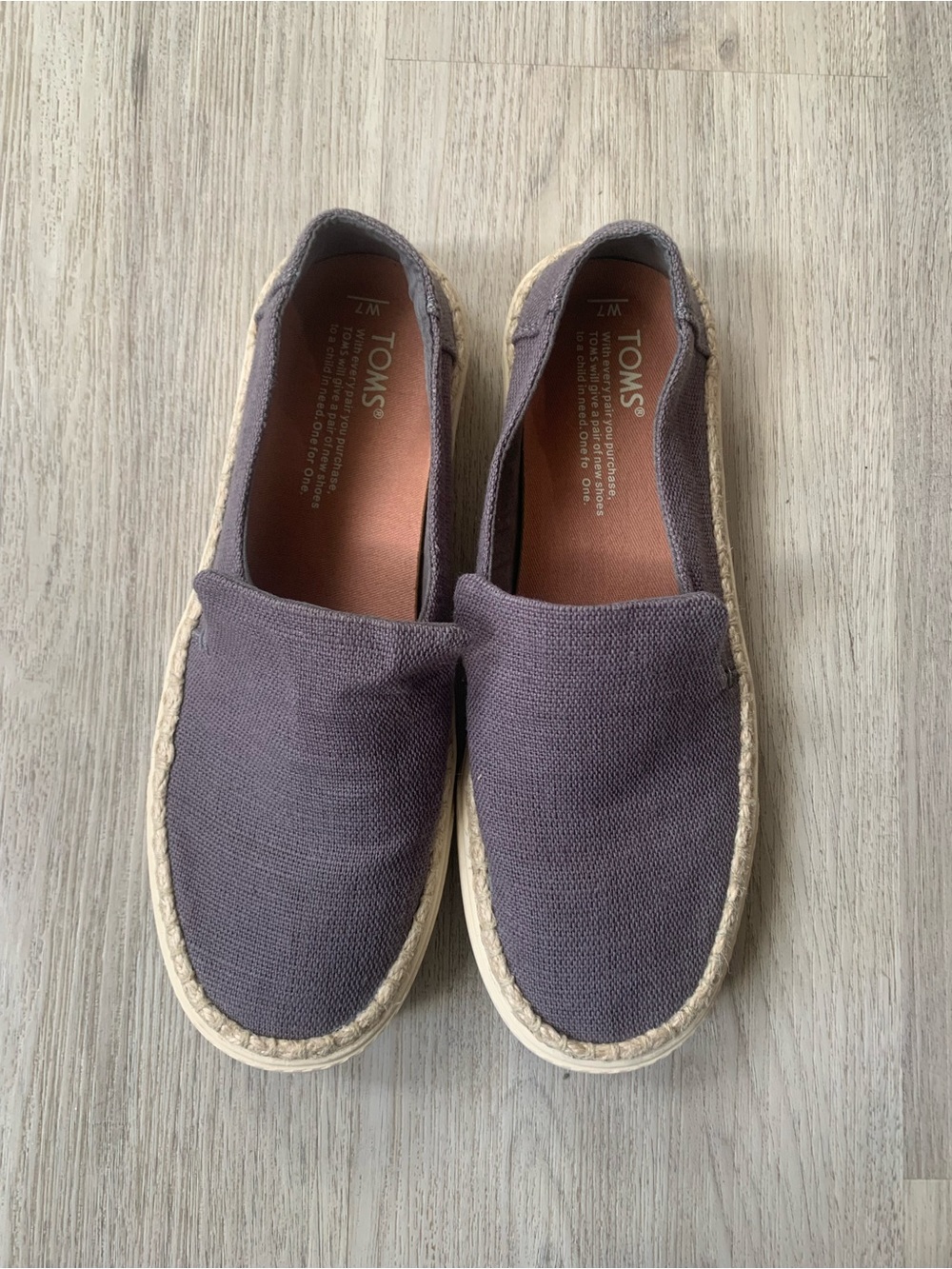 TOMS Women's Sunset Shade Heritage Slip-Ons shoes. Canvas. Espadrilles. Size 7